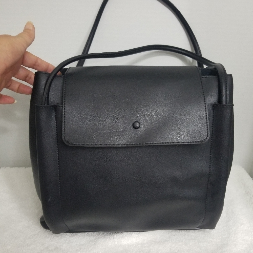 E|N Expression NYC Vegan leather convertable backpack